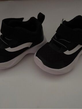 Kids Black and White Velcro Athletic Sneakers for Everyday Play